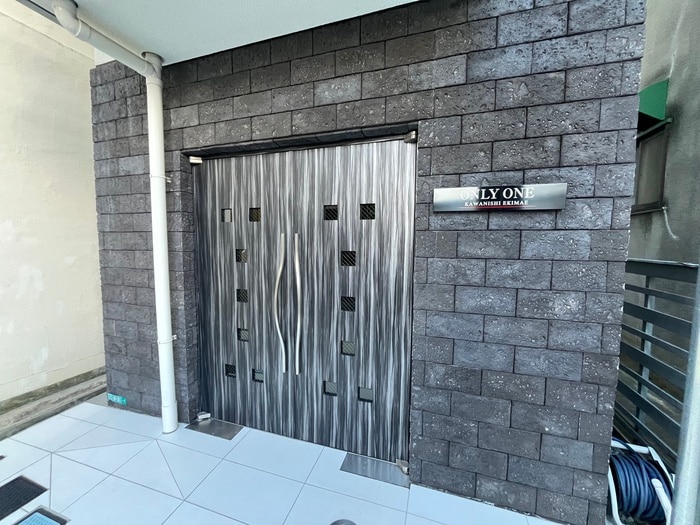 エントランス部分 ONLY ONE 川西駅前