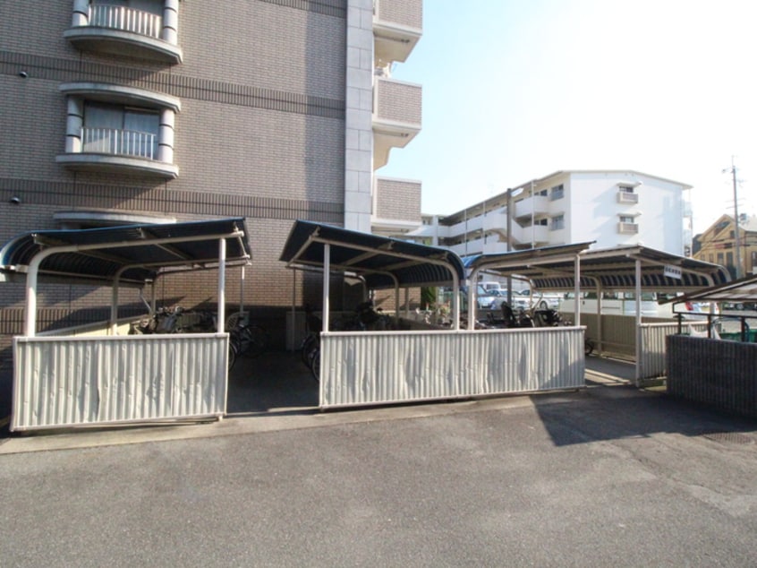 駐輪場 レクサスＫＯＲＩ