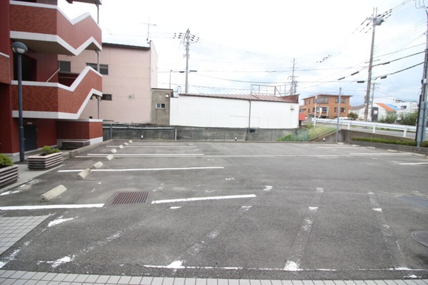 駐車場 アバンサール天神川