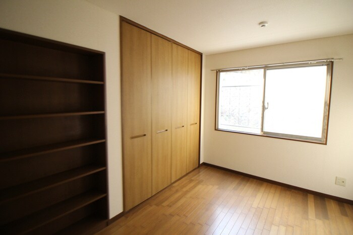 居室 エスタ雲雀丘