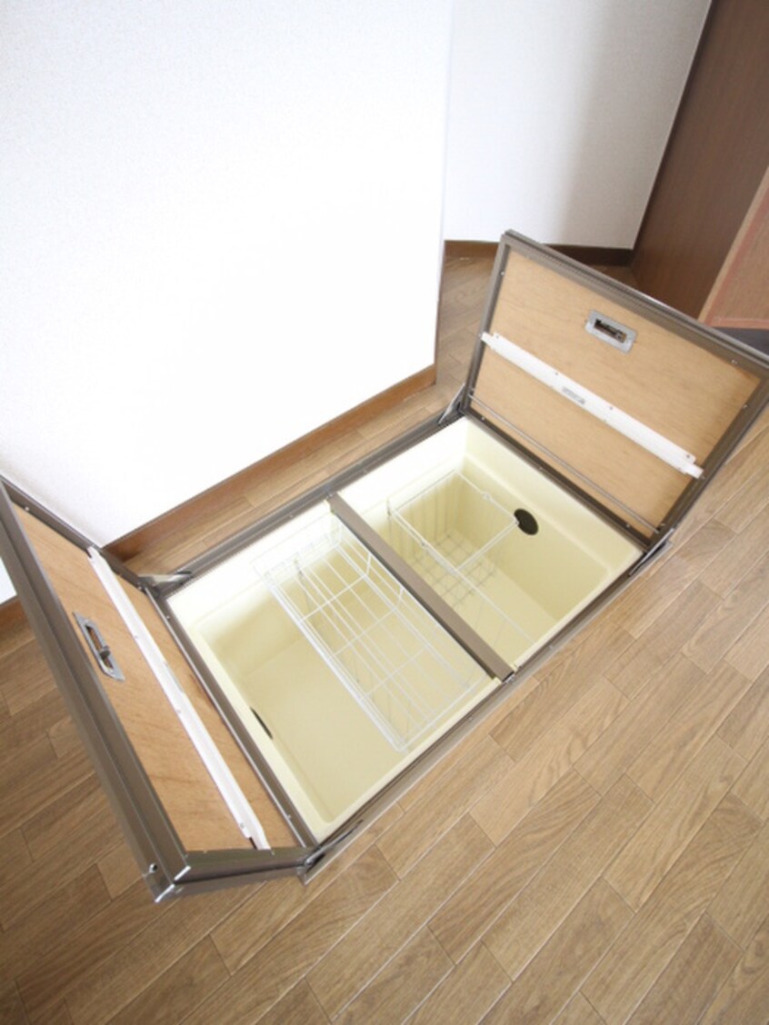 収納 エスタ雲雀丘