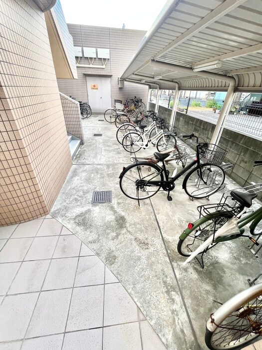 駐輪場 モン・ピエース