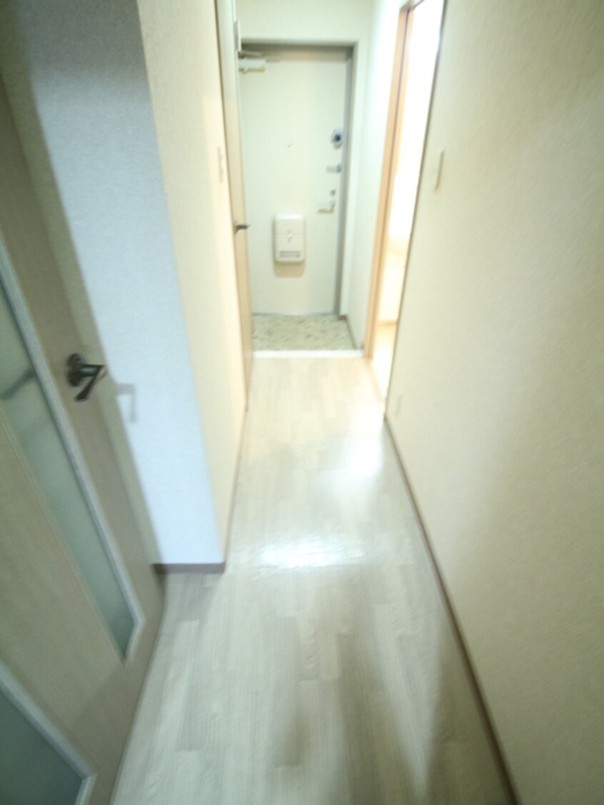 廊下 モン・ピエース