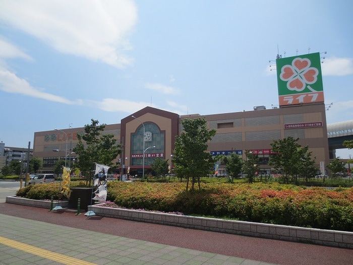 ライフ門真店(スーパー)まで788m アムールLuster