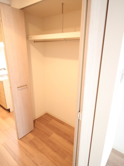 収納 ﾌﾟﾚｻﾝｽ新大阪ｻﾞ･ﾃﾞｲｽﾞ(1001)