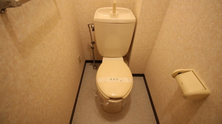トイレ サニ－コ－ト中町