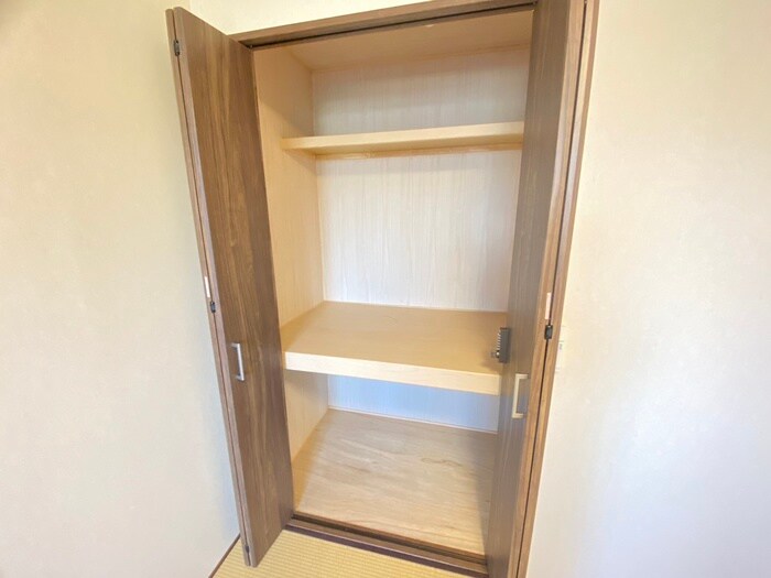 収納 ミル・グリシーヌⅡ