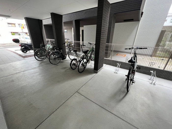 駐輪場 ワコーレヴィータ江坂ＷＥＳＴ