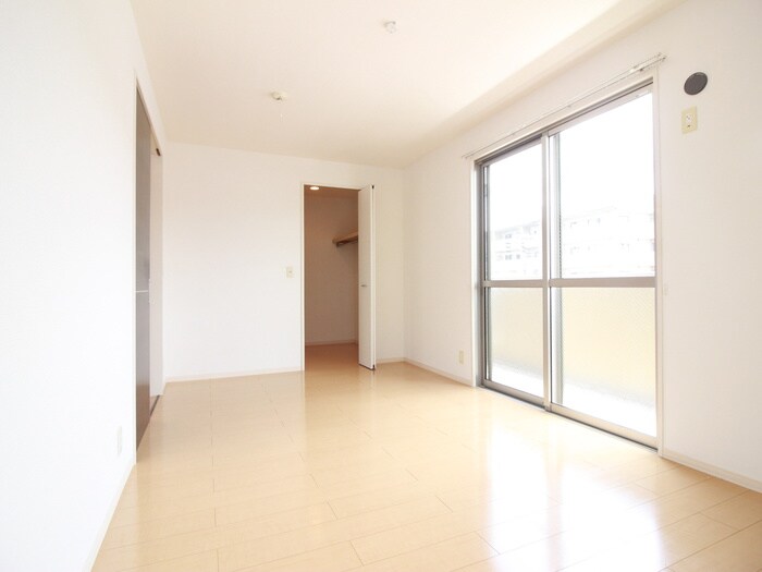 居室 ストラ－ダ