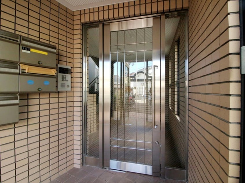 エントランス部分 ｶﾙﾁｪﾗﾀﾝｲｼﾊﾞｼ２