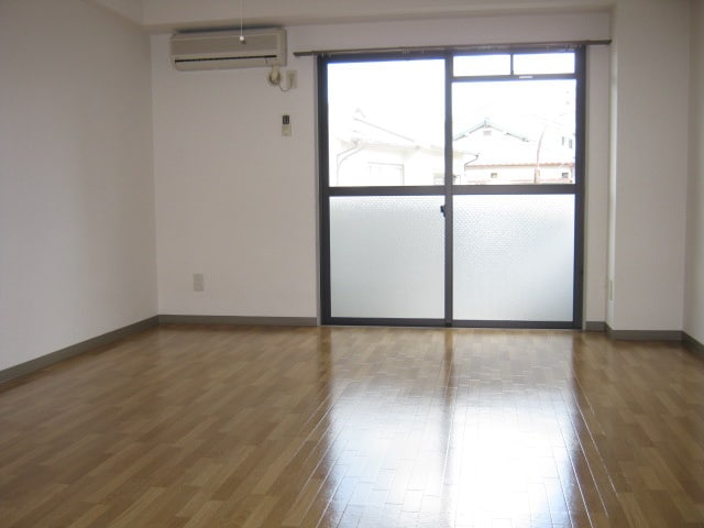 居室 ｶﾙﾁｪﾗﾀﾝｲｼﾊﾞｼ２