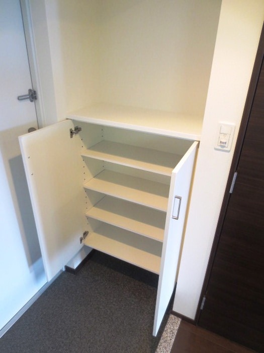 靴箱 ｴｽｶｰｻ大阪ＷＥＳＴ(805)