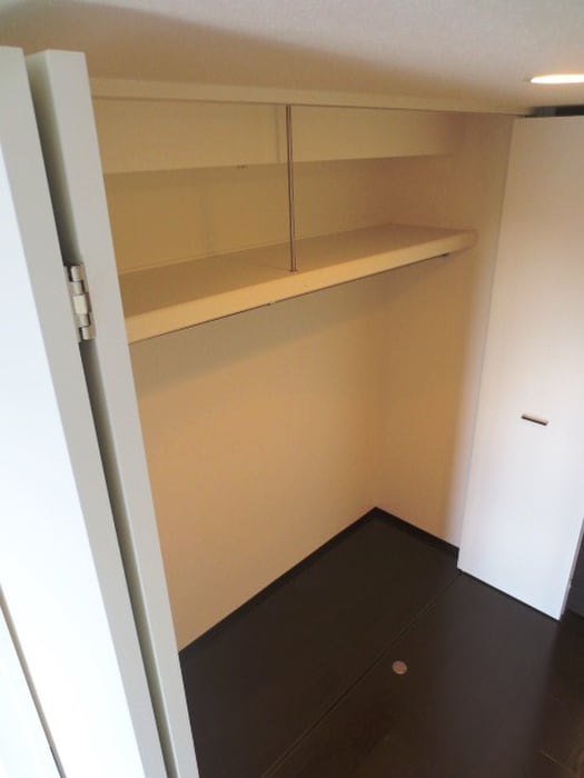 収納 ｴｽｶｰｻ大阪ＷＥＳＴ(805)