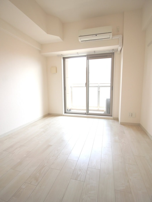 居室 ﾌﾟﾚｻﾝｽ新大阪ｺｱｼﾃｨ（802）