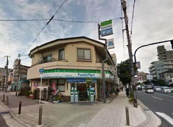 ファミリ－マ－ト(コンビニ)まで350m グランドハイツ蒲生