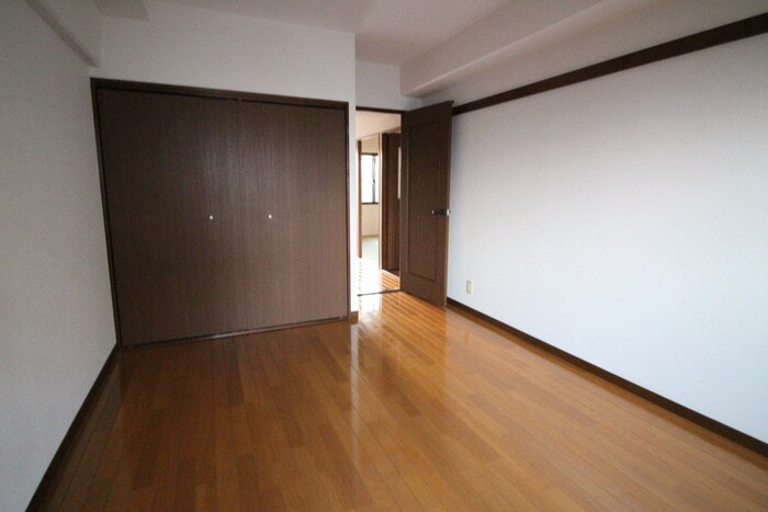 居室 ハイネス岡本