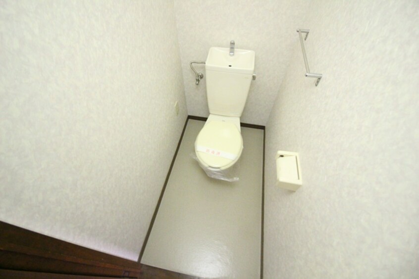 トイレ ハイネス岡本