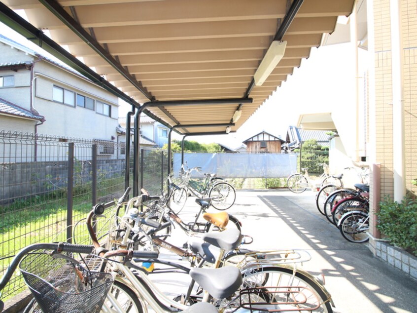 駐輪場 アンシャンテ