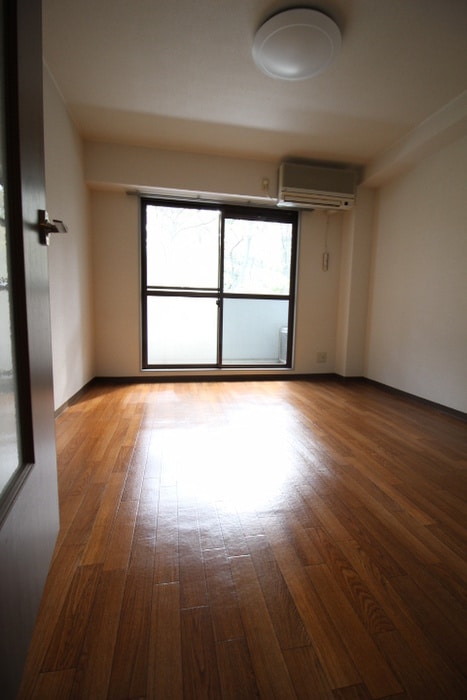 居室 フォ－レフジタ