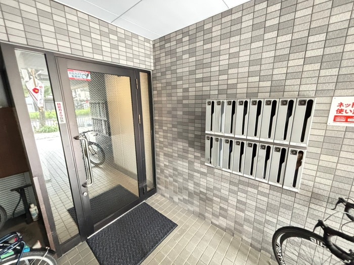 エントランス部分 フォ－レフジタ