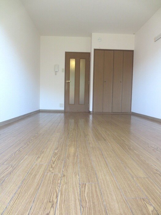 居室 コモド嵯峨