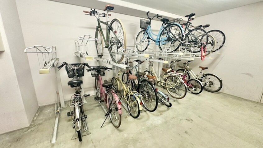 駐輪場 ヴィラタワー谷町