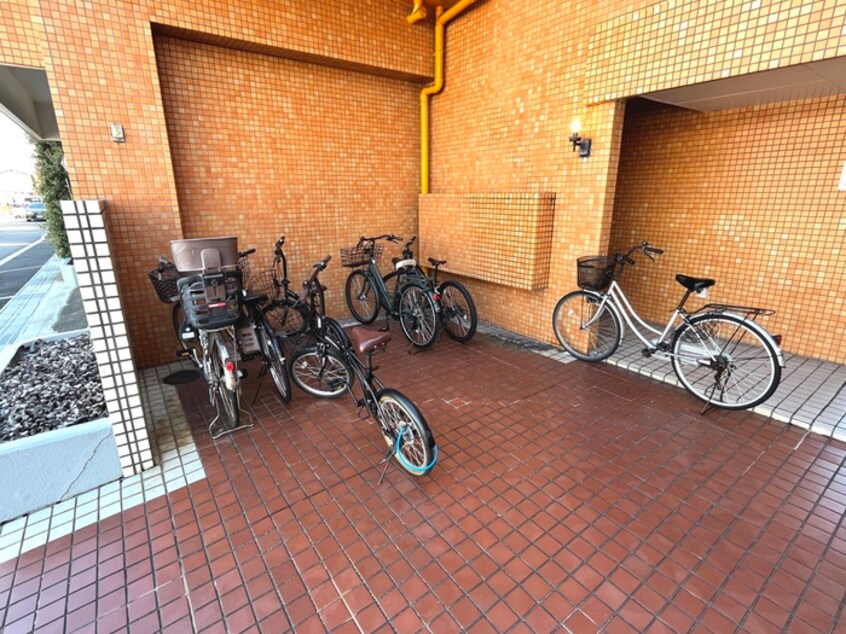 駐輪場 サンアーバン西田町