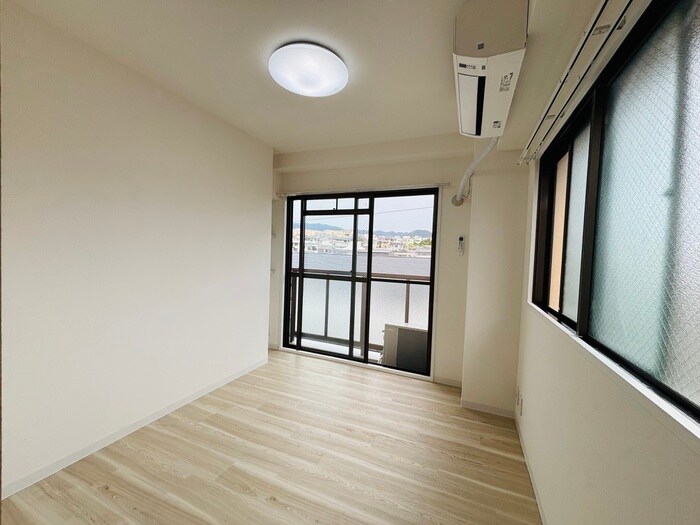 居室 サンアーバン西田町