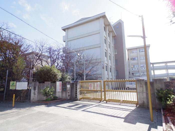 西宇治中学校(中学校/中等教育学校)まで50m 北川マンション