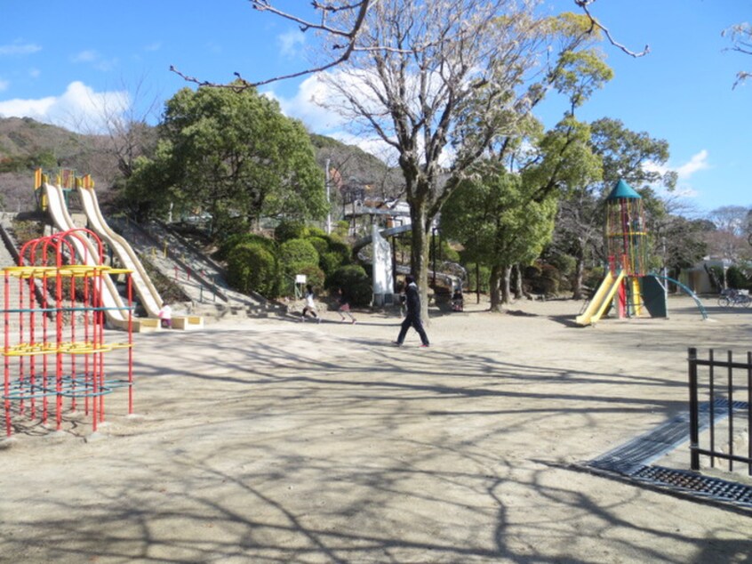 五月山公園(公園)まで1700m メイプルコ－ト西畑