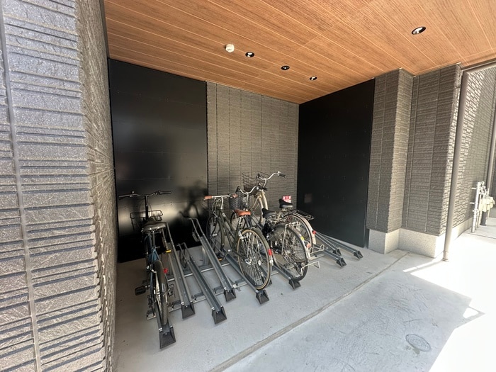 駐輪場 シャ-メゾンENGLISCH