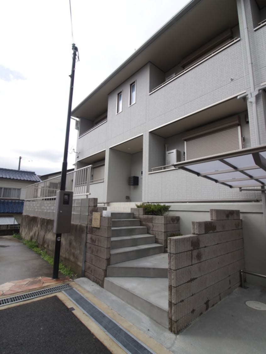 エントランス部分 アルヴィータ