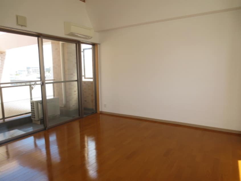 居室 ＴＳＵＲＵＧＩ