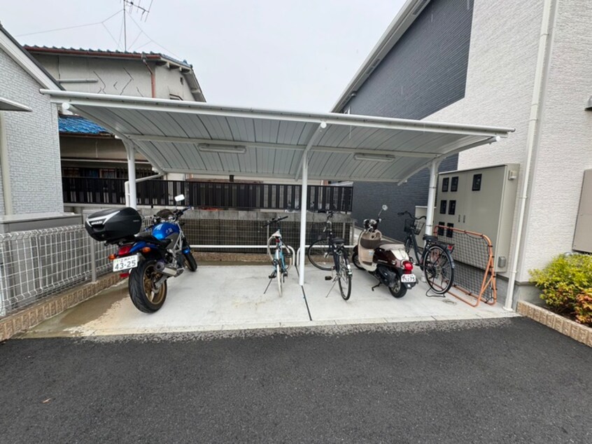 バイク置き場 リバーランズ・ロッジ