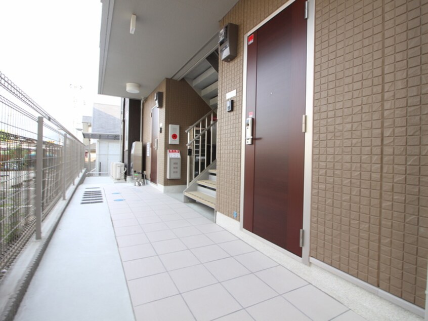 エントランス部分 ブルーノ篠原中