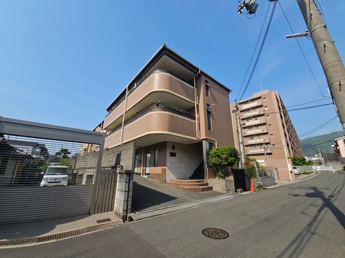 外観写真 ﾗｳﾞｨｽﾀ弥生