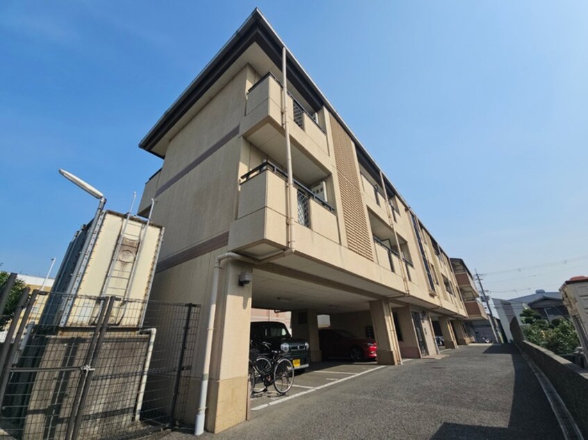 外観写真 ﾗｳﾞｨｽﾀ弥生