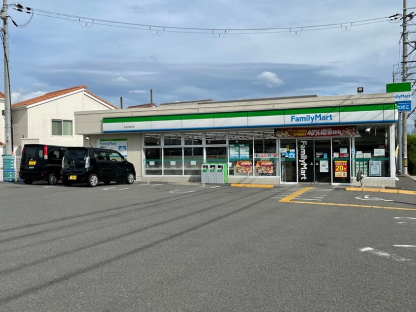 ファミリーマート　京田辺興戸店(コンビニ)まで513m プレアール興戸