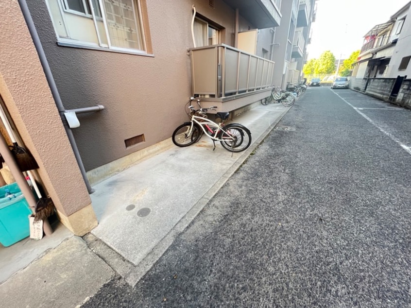 駐輪場 岡山ハイツ