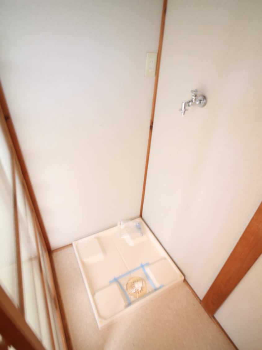 洗濯機置場 秦ハイツ