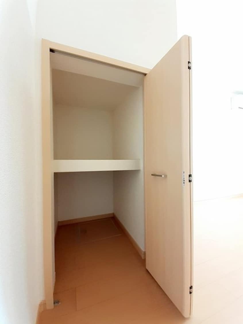 収納 メゾネット・アンジュ参番館