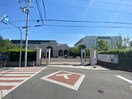 ヌヴェール学院高等学校(小学校)まで433m 龍宝マンション