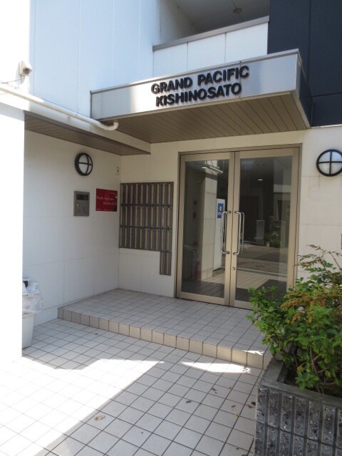 エントランス部分 グランエクラ岸里