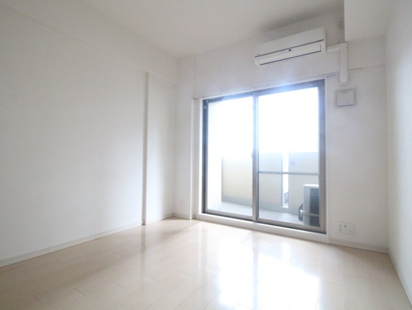 居室 ｱﾄﾞﾊﾞﾝｽ神戸ﾌﾟﾗｰｼﾞｭ(902)