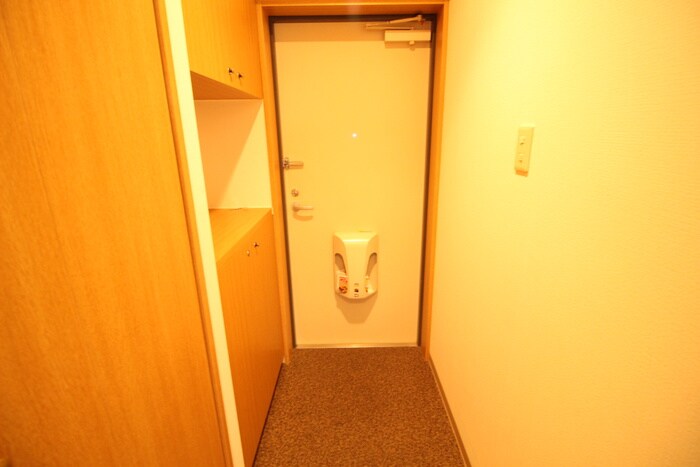 玄関 バーンフリート総持寺