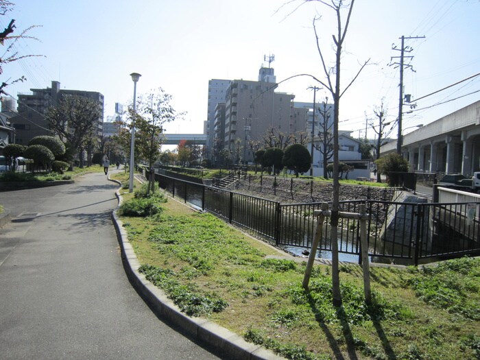 長瀬川遊歩道(公園)まで10m ARCENCIEL　SQUARE　TAKAIDA