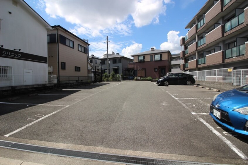 駐車場 Ｌｏｂｅｌｉａ　ｃｏｕｒｔ