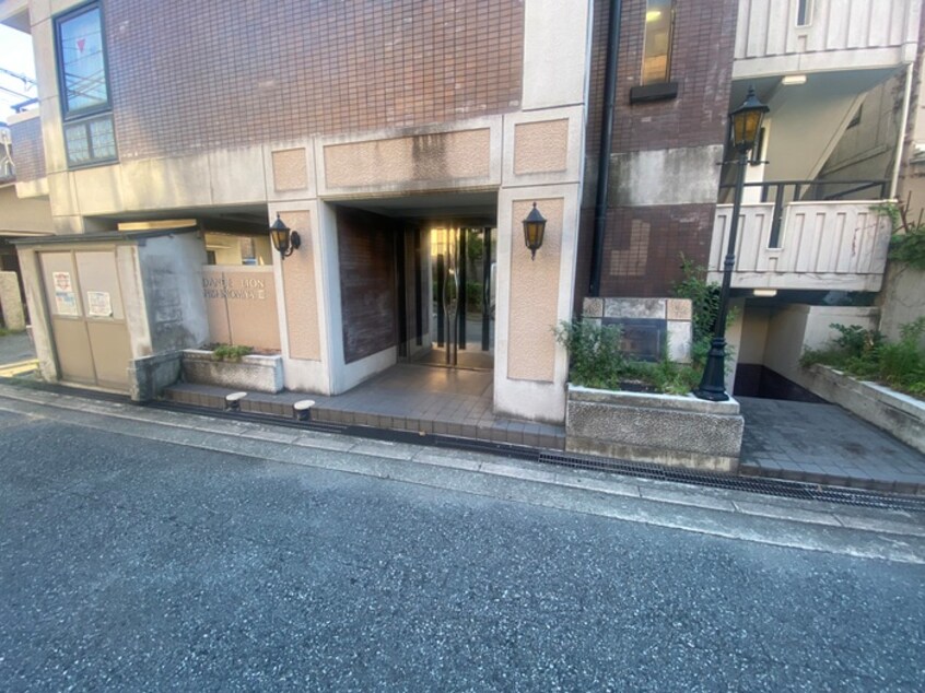 エントランス部分 ダンディライオン西宮Ⅲ