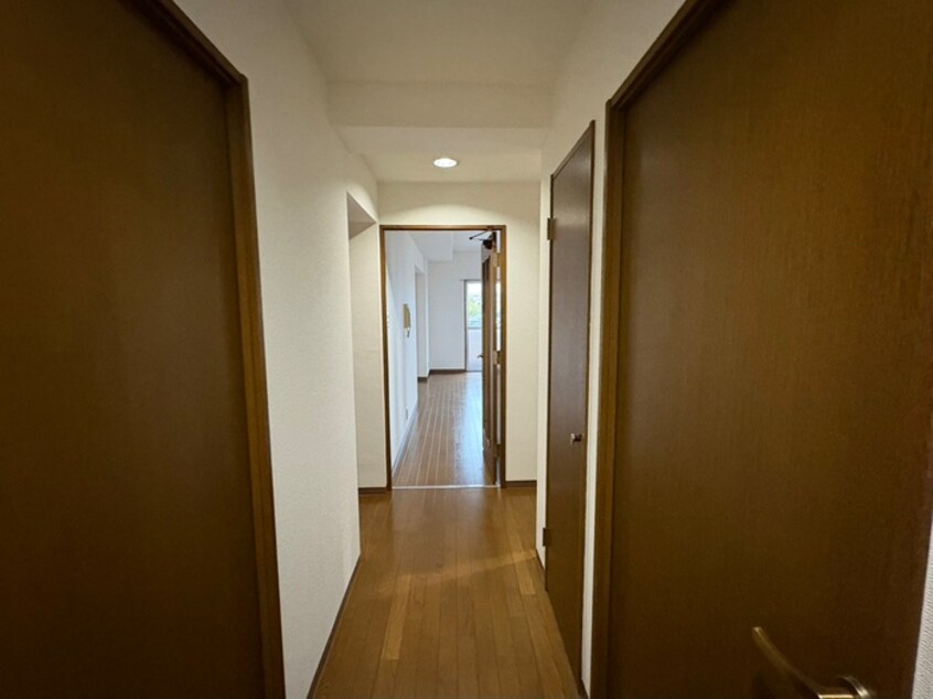 廊下 春荘館花水木