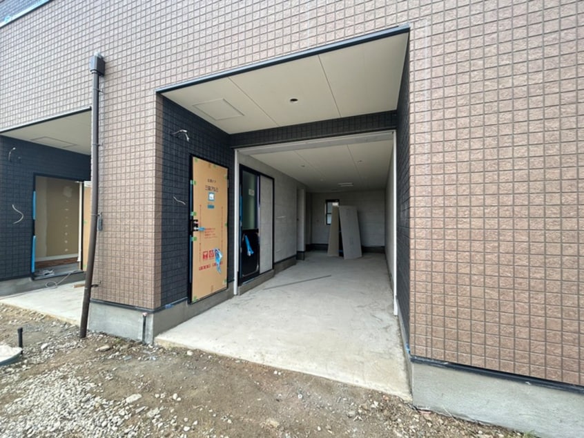 建築中 East Garage Place